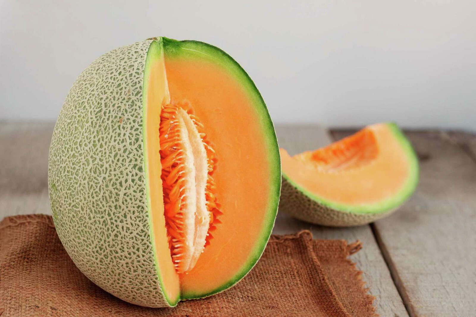 50 Heirloom Hales Best PMR Cantaloupe Seeds – Almost Immune To Powdery Mildew!