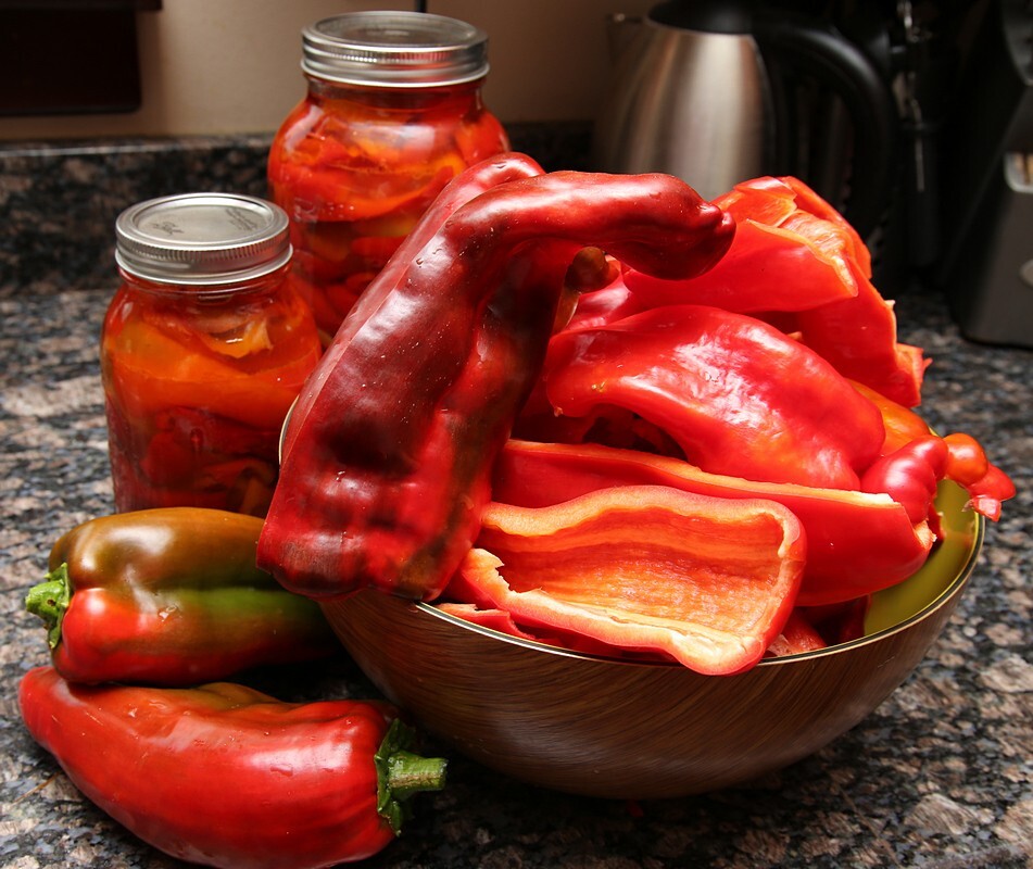 30 Giant Marconi Sweet Pepper Seeds